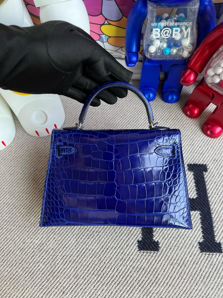 Hermès(爱马仕)Mini kelly ll Alligator shiny 亮面鳄鱼 7T eletric blue 电光蓝 银扣 顶级手缝-拉尔森鳄鱼皮具定制 - 爱马仕包包官网 Hermès(爱马仕)Mini kelly ll Alligator shiny 亮面鳄鱼 7T eletric blue 电光蓝 银扣 顶级手缝