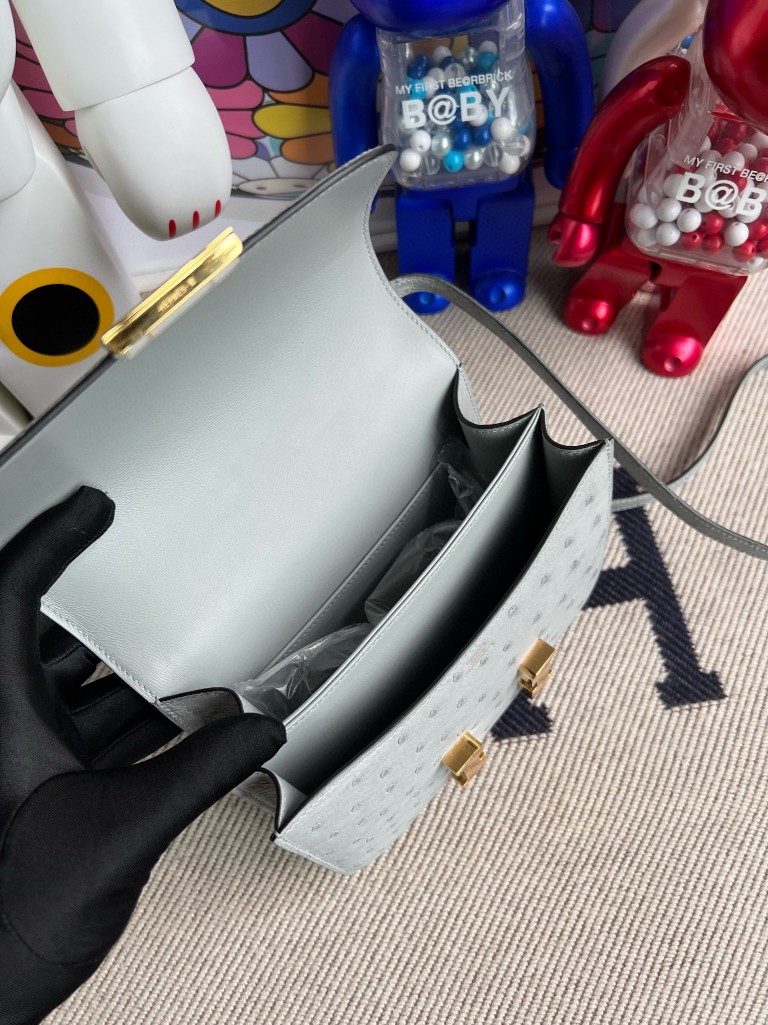 Hermès(爱马仕)Constance 康斯坦斯 Ostrich kk 鸵鸟 8U 冰川蓝 金扣 18cm 顶级手缝-拉尔森鳄鱼皮具定制 - 爱马仕包包官网 Hermès(爱马仕)Constance 康斯坦斯 Ostrich kk 鸵鸟 8U 冰川蓝 金扣 18cm 顶级手缝