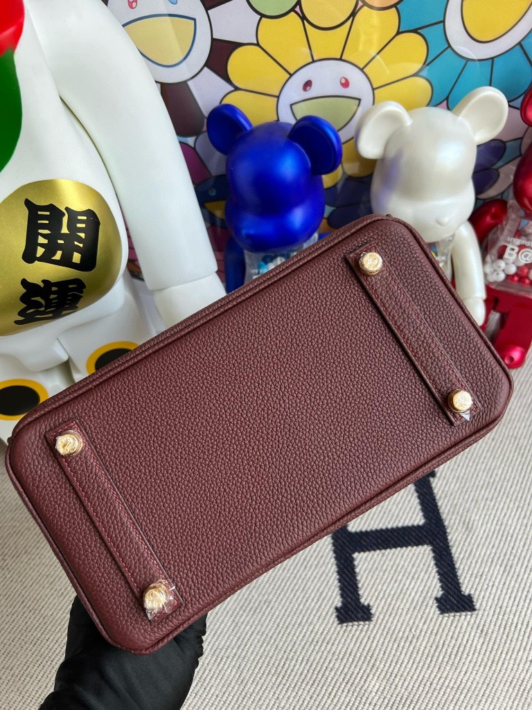 Hermès(爱马仕)Birkin Touch 系列 爱马仕红 雾面方块鳄鱼 金扣 25cm 顶级手缝 定制-拉尔森鳄鱼皮具定制 - 爱马仕包包官网 Hermès(爱马仕)Birkin Touch 系列 爱马仕红 雾面方块鳄鱼 金扣 25cm 顶级手缝 定制