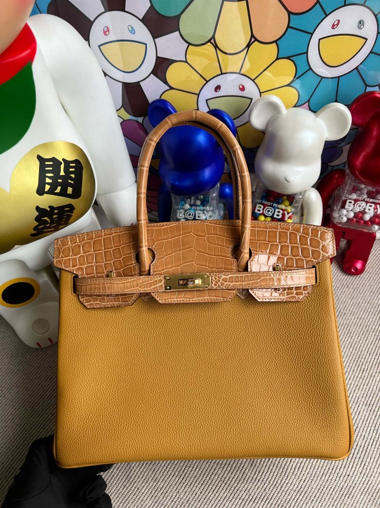Hermès(爱马仕)Birkin Touch 系列 芝麻色 拼 杏色 鳄鱼 金扣 30cm 顶级手缝-拉尔森鳄鱼皮具定制 - 爱马仕包包官网 Hermès(爱马仕)Birkin Touch 系列 芝麻色 拼 杏色 鳄鱼 金扣 30cm 顶级手缝