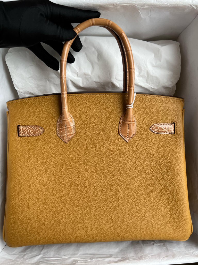 Hermès(爱马仕)Birkin Touch 系列 芝麻色 拼 杏色 鳄鱼 金扣 30cm 顶级手缝-拉尔森鳄鱼皮具定制 - 爱马仕包包官网 Hermès(爱马仕)Birkin Touch 系列 芝麻色 拼 杏色 鳄鱼 金扣 30cm 顶级手缝