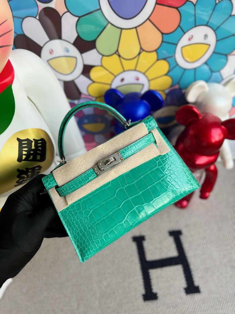 Hermès(爱马仕)Mini kelly ll Alligator shiny 亮面鳄鱼 薄荷绿 银扣 顶级手缝-拉尔森鳄鱼皮具定制 - 爱马仕包包官网 Hermès(爱马仕)Mini kelly ll Alligator shiny 亮面鳄鱼 薄荷绿 银扣 顶级手缝