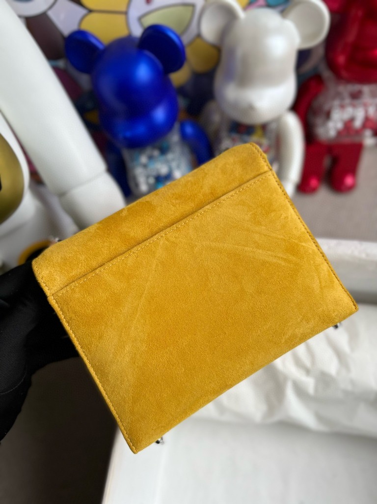 Hermès(爱马仕)Verrou 机枪包 麂皮 9D 琥珀黄 Ambre 银扣 17cm 顶级手缝-拉尔森鳄鱼皮具定制 - 爱马仕包包官网 Hermès(爱马仕)Verrou 机枪包 麂皮 9D 琥珀黄 Ambre 银扣 17cm 顶级手缝