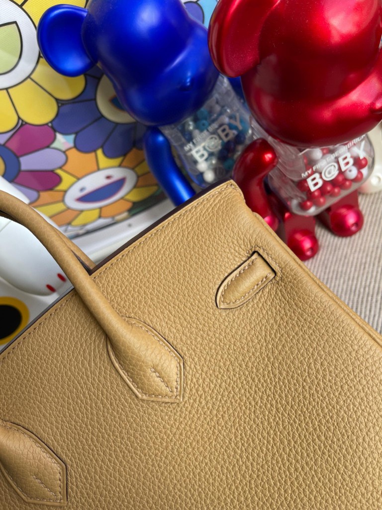 Hermès(爱马仕)Birkin 铂金包 原厂小牛皮 4B 饼干色 金扣 25cm 顶级手缝-拉尔森鳄鱼皮具定制 - 爱马仕包包官网 Hermès(爱马仕)Birkin 铂金包 原厂小牛皮 4B 饼干色 金扣 25cm 顶级手缝