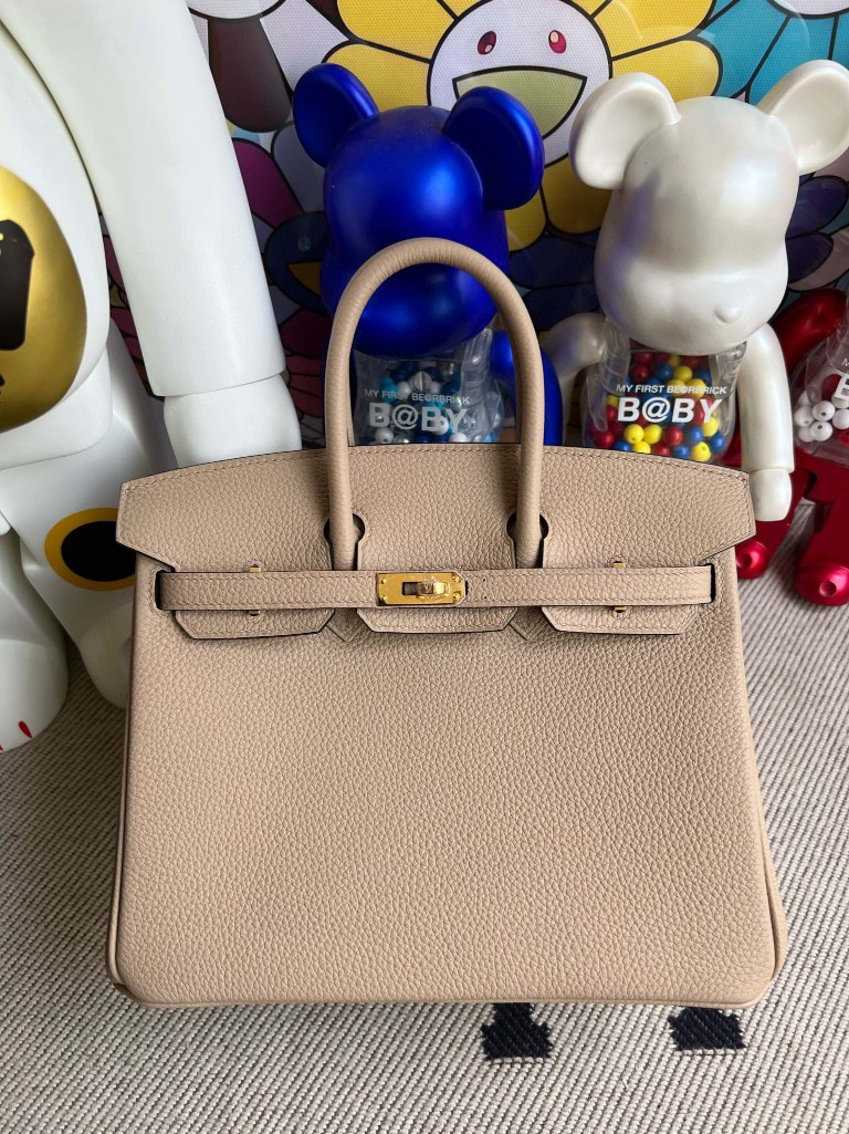 Hermès(爱马仕)Birkin 铂金包 原厂小牛皮 togo S2 风衣灰 Trench 金扣 25cm 顶级手缝-拉尔森鳄鱼皮具定制 - 爱马仕包包官网 Hermès(爱马仕)Birkin 铂金包 原厂小牛皮 togo S2 风衣灰 Trench 金扣 25cm 顶级手缝