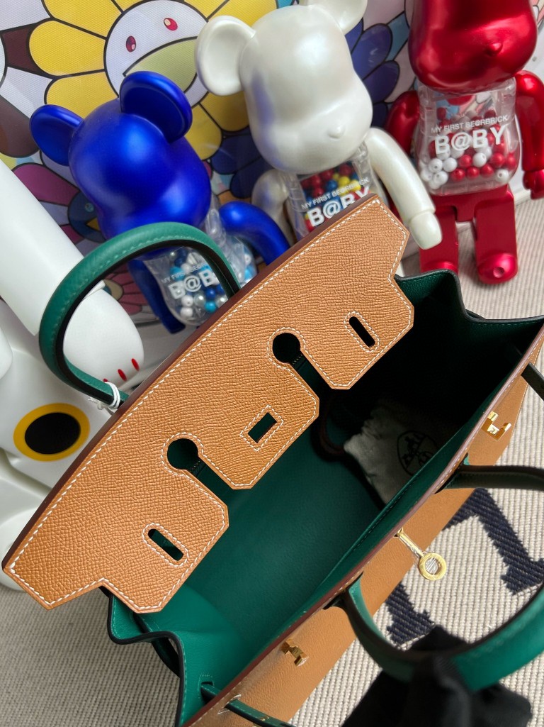 Hermès(爱马仕)Birkin 铂金包 Epsom 掌纹皮 ck37 金棕色 gold 拼 z6 孔雀绿 马蹄印 外缝 金扣 25cm 顶级手缝-拉尔森鳄鱼皮具定制 - 爱马仕包包官网 Hermès(爱马仕)Birkin 铂金包 Epsom 掌纹皮 ck37 金棕色 gold 拼 z6 孔雀绿 马蹄印 外缝 金扣 25cm 顶级手缝