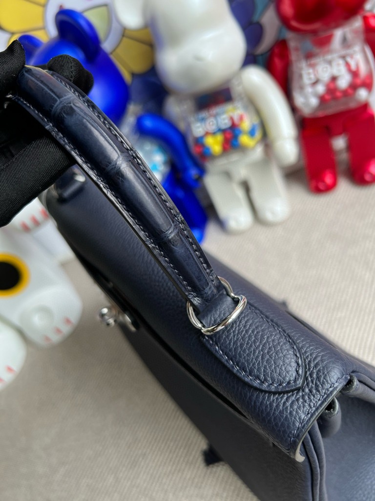 Hermès(爱马仕)Kelly 凯莉包 Touch 系列 午夜蓝 雾面鳄 银扣 28cm 顶级手缝-拉尔森鳄鱼皮具定制 - 爱马仕包包官网 Hermès(爱马仕)Kelly 凯莉包 Touch 系列 午夜蓝 雾面鳄 银扣 28cm 顶级手缝