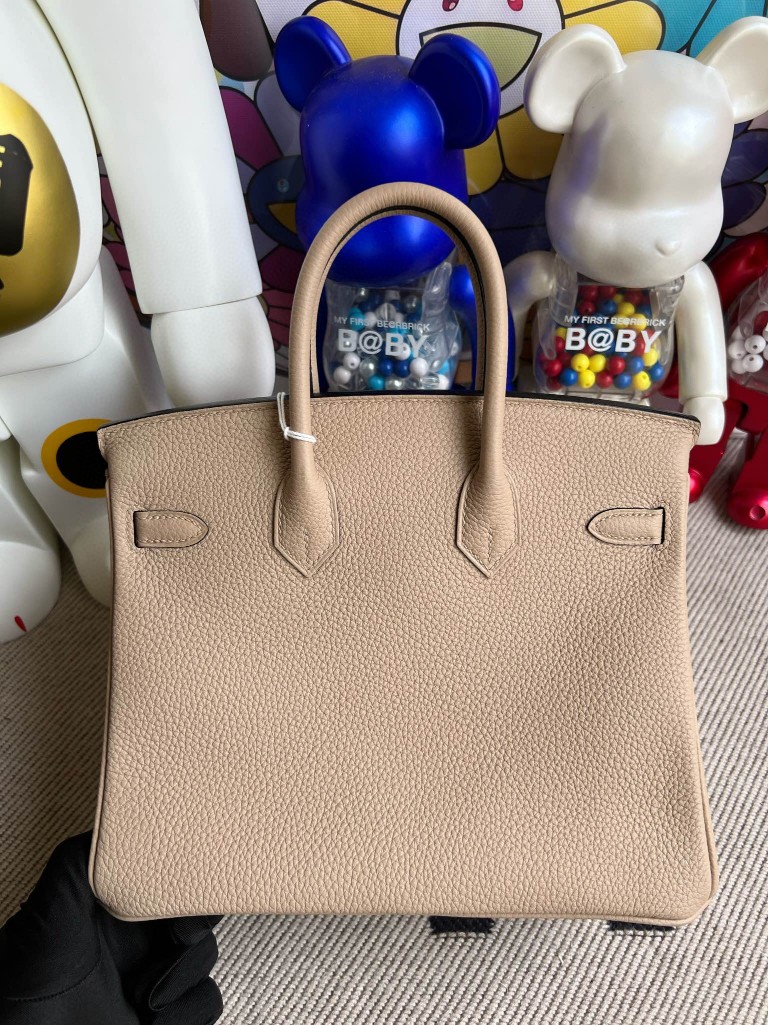 Hermès(爱马仕)Birkin 铂金包 原厂小牛皮 togo S2 风衣灰 Trench 金扣 25cm 顶级手缝-拉尔森鳄鱼皮具定制 - 爱马仕包包官网 Hermès(爱马仕)Birkin 铂金包 原厂小牛皮 togo S2 风衣灰 Trench 金扣 25cm 顶级手缝