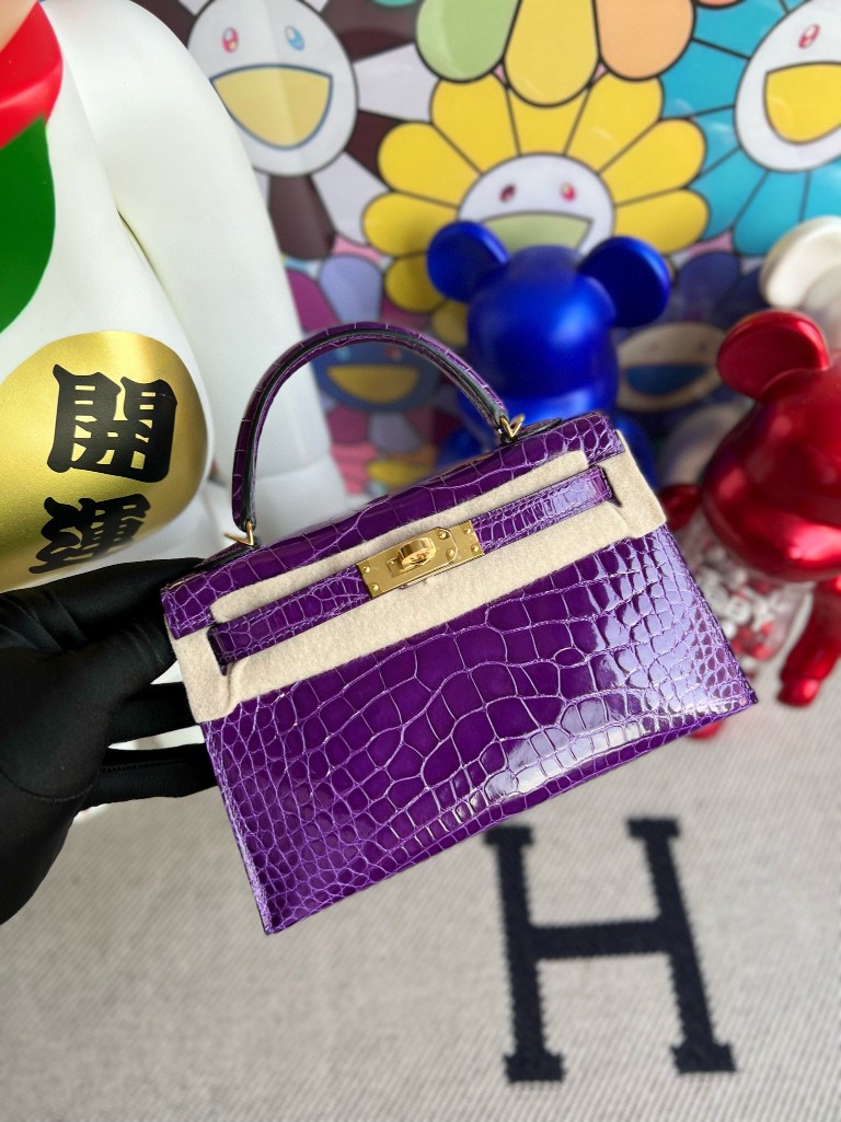Hermès(爱马仕)Mini kelly ll Alligator shiny 亮面鳄鱼 L5 极度紫 金扣 顶级手缝-拉尔森鳄鱼皮具定制 - 爱马仕包包官网 Hermès(爱马仕)Mini kelly ll Alligator shiny 亮面鳄鱼 L5 极度紫 金扣 顶级手缝