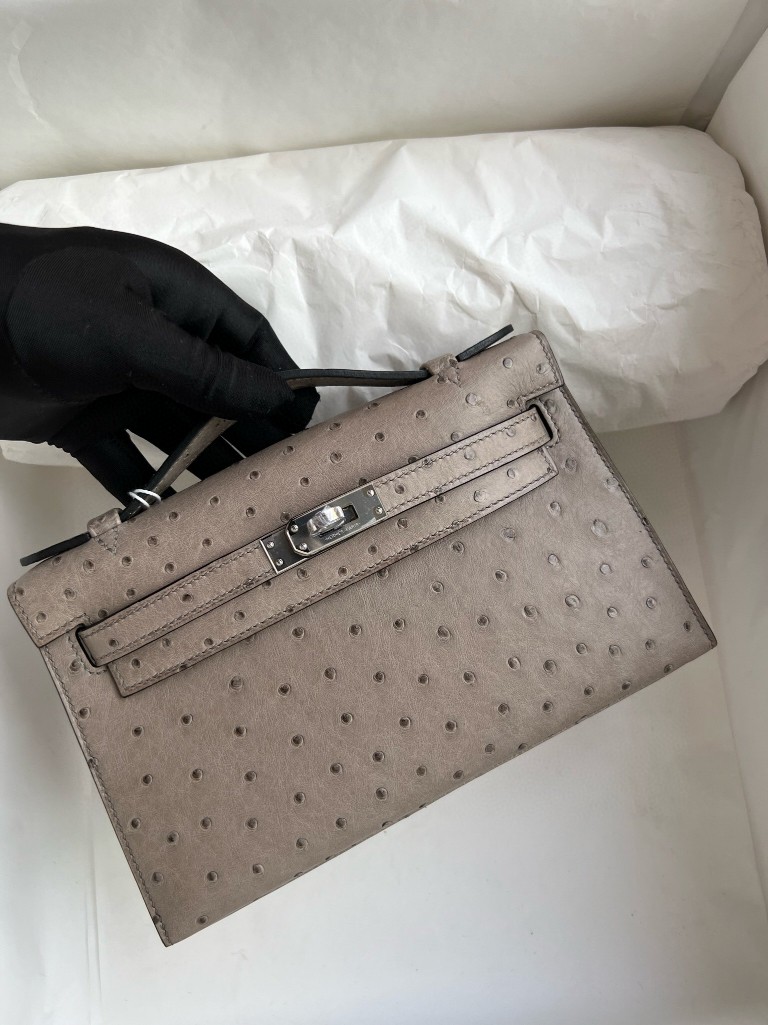 Hermès(爱马仕)Mini pochette Ostrich kk 鸵鸟 M8 沥青灰 gris ashpite 银扣 22cm-拉尔森鳄鱼皮具定制 - 爱马仕包包官网 Hermès(爱马仕)Mini pochette Ostrich kk 鸵鸟 M8 沥青灰 gris ashpite 银扣 22cm