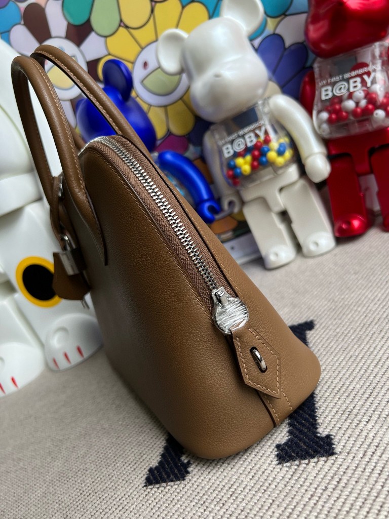 Hermès(爱马仕)Bolide 保龄球包 Evecolor D0 威玛犬米色 内拼 饼干色 Biscuit 银扣 25cm 顶级手缝-拉尔森鳄鱼皮具定制 - 爱马仕包包官网 Hermès(爱马仕)Bolide 保龄球包 Evecolor D0 威玛犬米色 内拼 饼干色 Biscuit 银扣 25cm 顶级手缝
