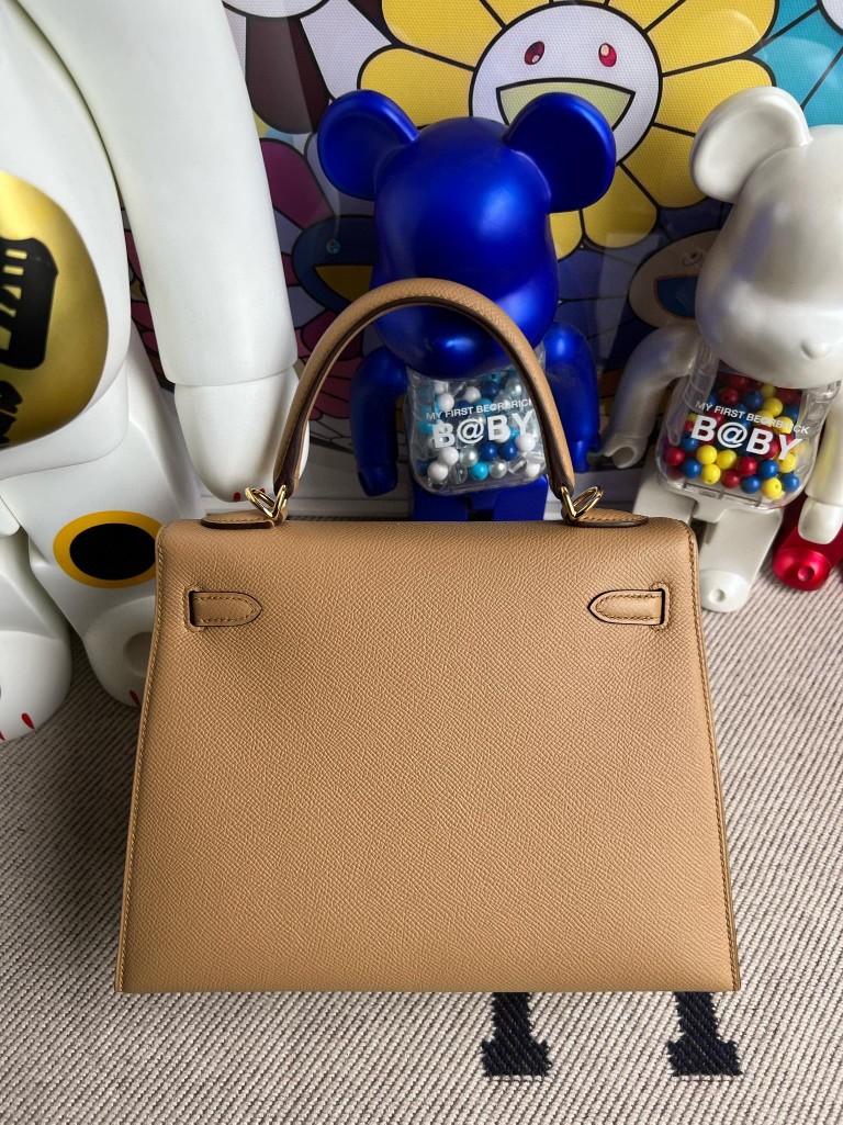 Hermès(爱马仕)kelly 凯莉包 原厂掌纹皮 Epsom 饼干色 Biscuit 金扣 25cm 顶级手缝-拉尔森鳄鱼皮具定制 - 爱马仕包包官网 Hermès(爱马仕)kelly 凯莉包 原厂掌纹皮 Epsom 饼干色 Biscuit 金扣 25cm 顶级手缝