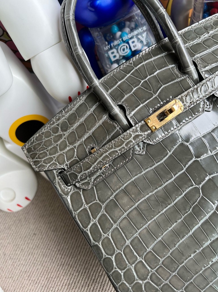 Hermès(爱马仕)Birkin 铂金包 Crocodile shiny 亮面两点鳄鱼 锡器灰 金扣 25cm 顶级手缝-拉尔森鳄鱼皮具定制 - 爱马仕包包官网 Hermès(爱马仕)Birkin 铂金包 Crocodile shiny 亮面两点鳄鱼 锡器灰 金扣 25cm 顶级手缝