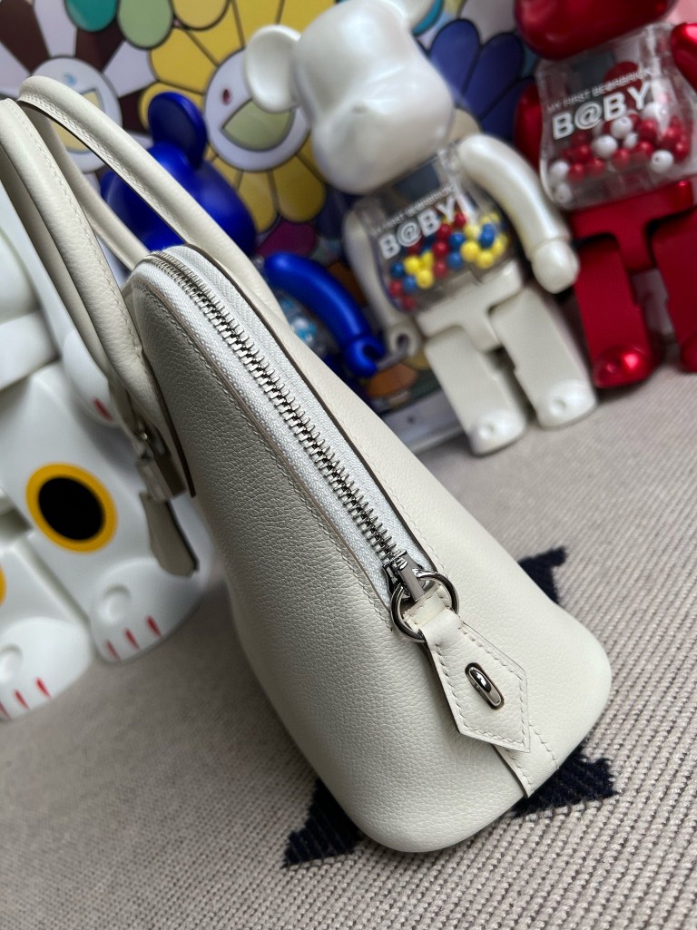 Hermès(爱马仕)Bolide 保龄球包 Evecolor 白色 White 内拼 芝麻色 sesame 银扣 25cm 顶级手缝-拉尔森鳄鱼皮具定制 - 爱马仕包包官网 Hermès(爱马仕)Bolide 保龄球包 Evecolor 白色 White 内拼 芝麻色 sesame 银扣 25cm 顶级手缝