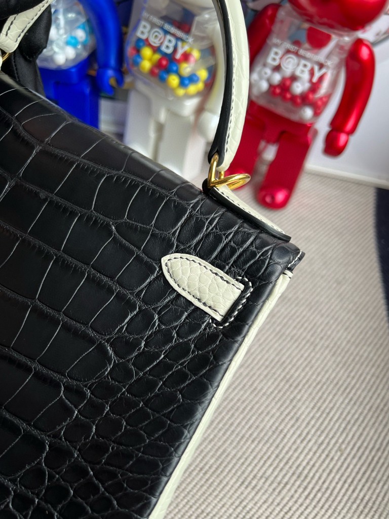 Hermès（爱马仕）Kelly 凯莉包 Alligator matt 雾面鳄鱼 ck89 黑色 拼 Noir 8L 奶油白 beton 金扣 马蹄印 28cm