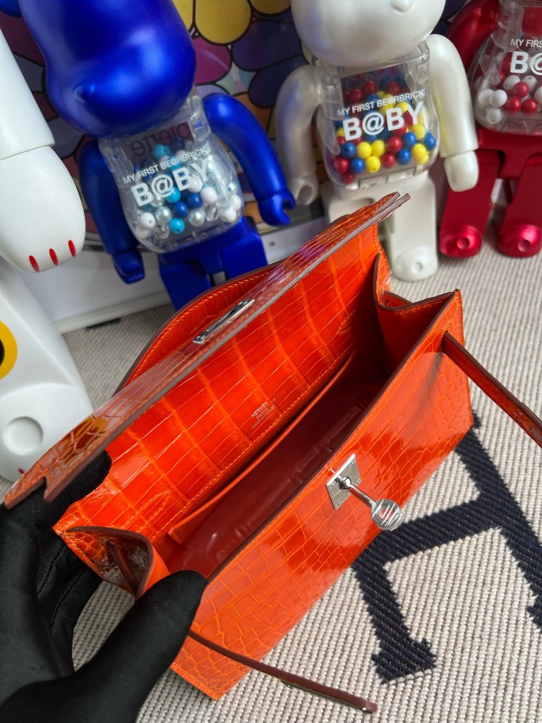 Hermès(爱马仕)Mini pochette Alligator shiny 亮面鳄鱼 橙色 orange 银扣 22cm 顶级手缝 手拿包 晚宴包-拉尔森鳄鱼皮具定制 - 爱马仕包包官网 Hermès(爱马仕)Mini pochette Alligator shiny 亮面鳄鱼 橙色 orange 银扣 22cm 顶级手缝 手拿包 晚宴包