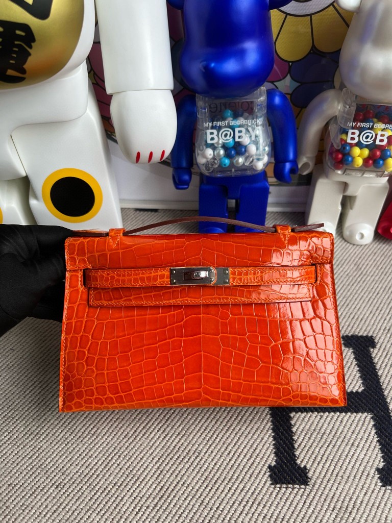 Hermès(爱马仕)Mini pochette Alligator shiny 亮面鳄鱼 橙色 orange 银扣 22cm 顶级手缝 手拿包 晚宴包-拉尔森鳄鱼皮具定制 - 爱马仕包包官网 Hermès(爱马仕)Mini pochette Alligator shiny 亮面鳄鱼 橙色 orange 银扣 22cm 顶级手缝 手拿包 晚宴包