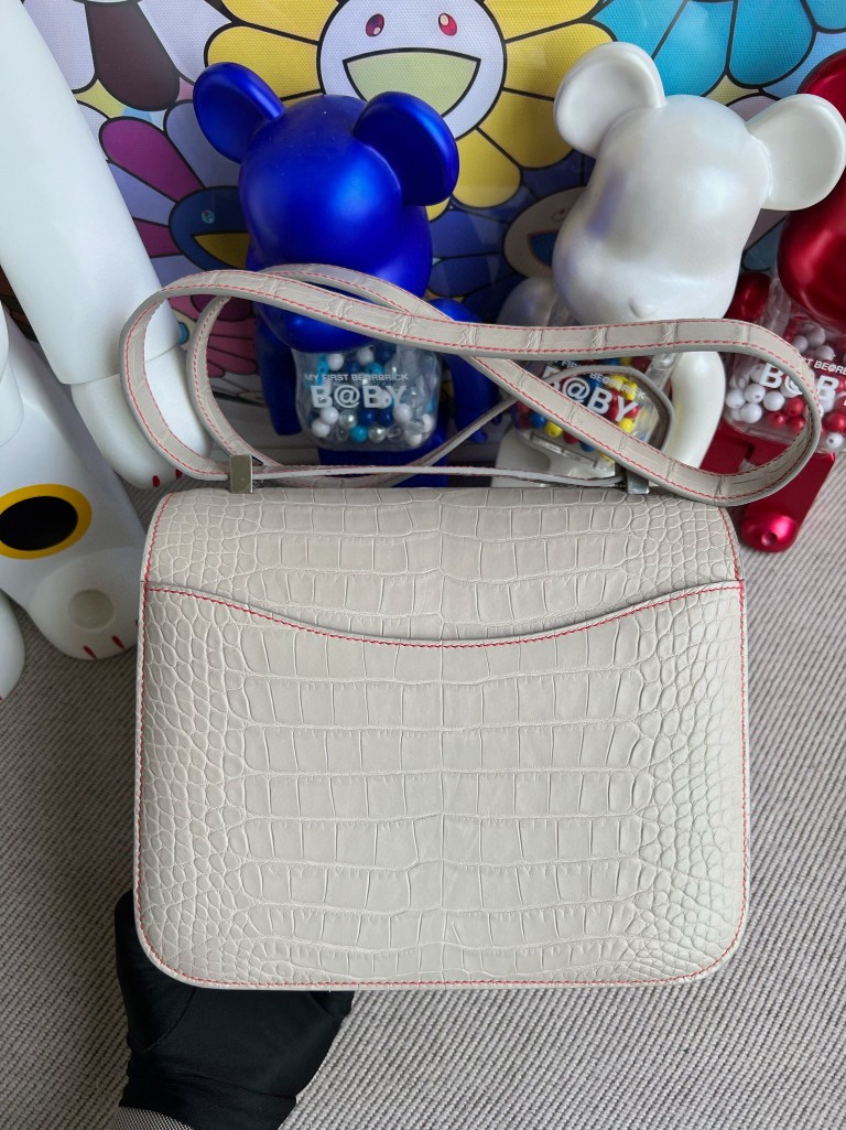 Hermès（爱马仕）Constance 康康 Alligatot matt 雾面鳄鱼 ck80 珍珠灰 内拼 杜鹃红 银扣 24cm