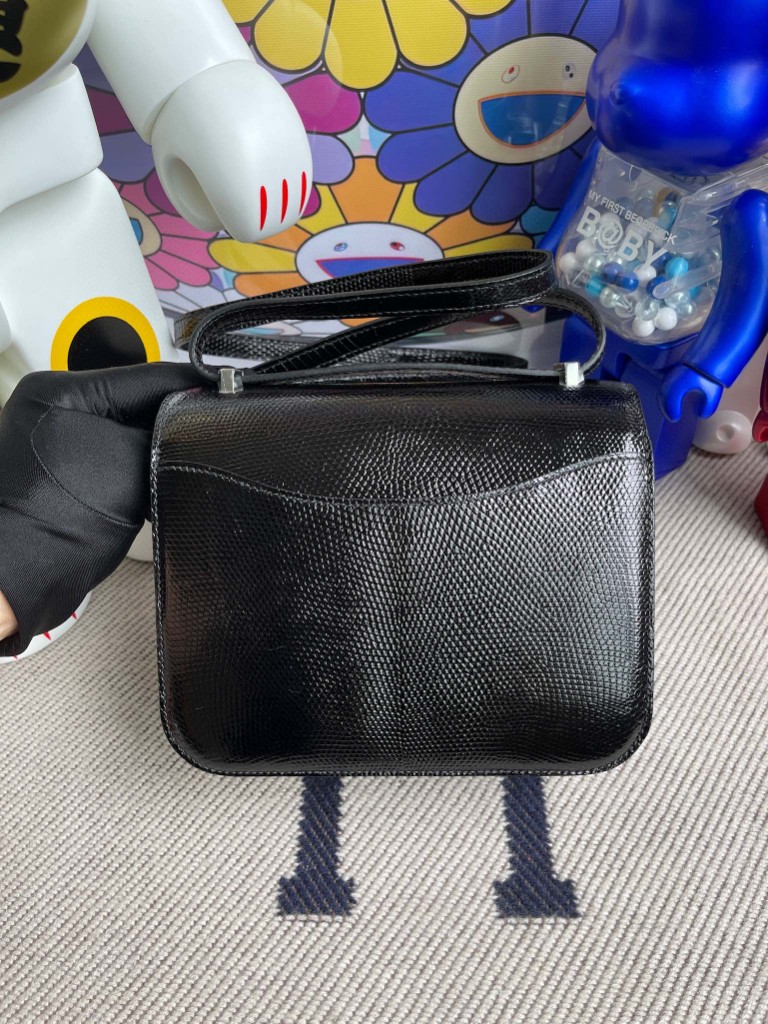 Hermès(爱马仕)Constance 康斯坦斯 Lzard 进口亮面蜥蜴 黑色 银扣 18cm-拉尔森鳄鱼皮具定制 - 爱马仕包包官网 Hermès(爱马仕)Constance 康斯坦斯 Lzard 进口亮面蜥蜴 黑色 银扣 18cm