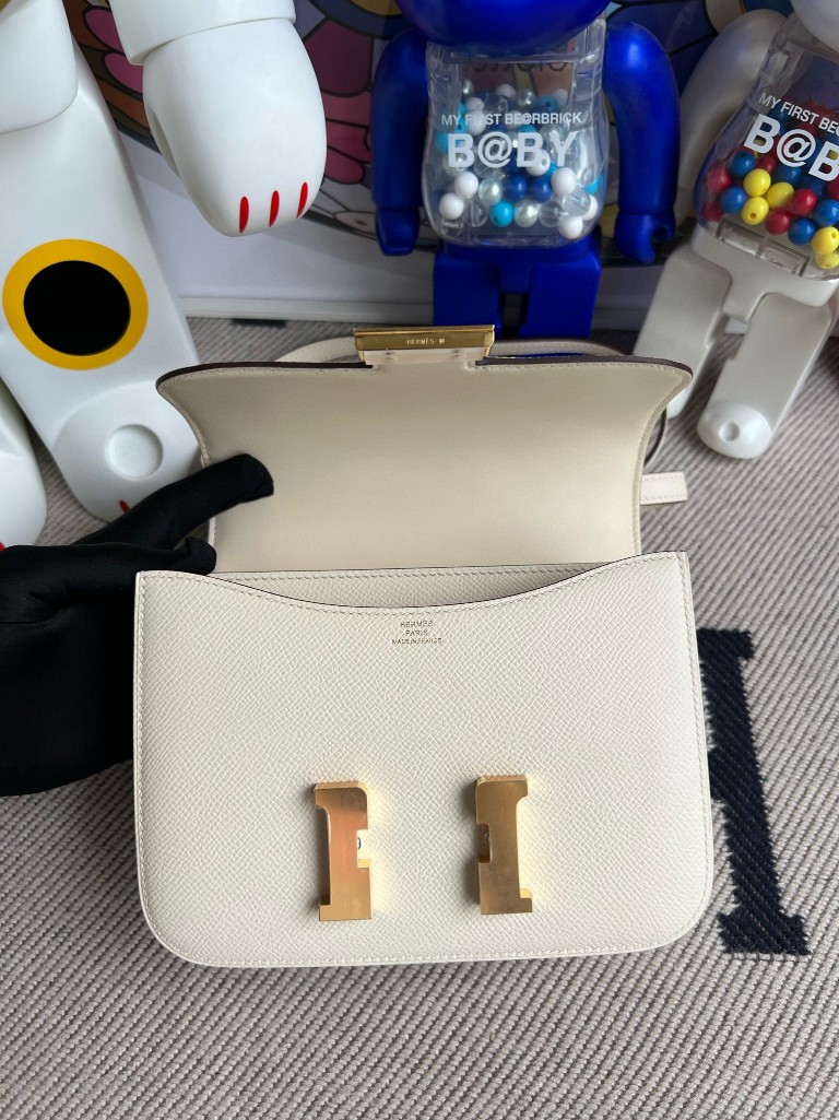 Hermès（爱马仕）Constance 康斯坦斯 Epsom nata 奶油白 金扣 18cm 顶级手缝