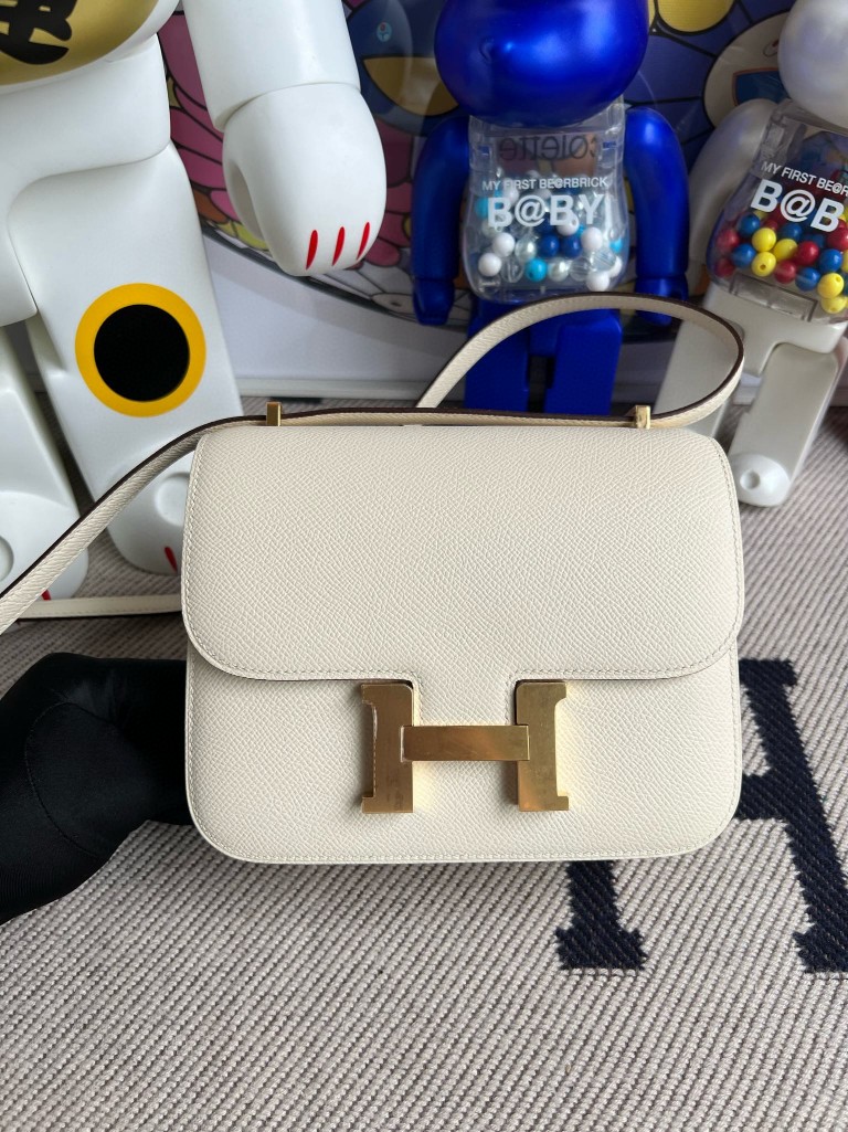 Hermès（爱马仕）Constance 康斯坦斯 Epsom nata 奶油白 金扣 18cm 顶级手缝