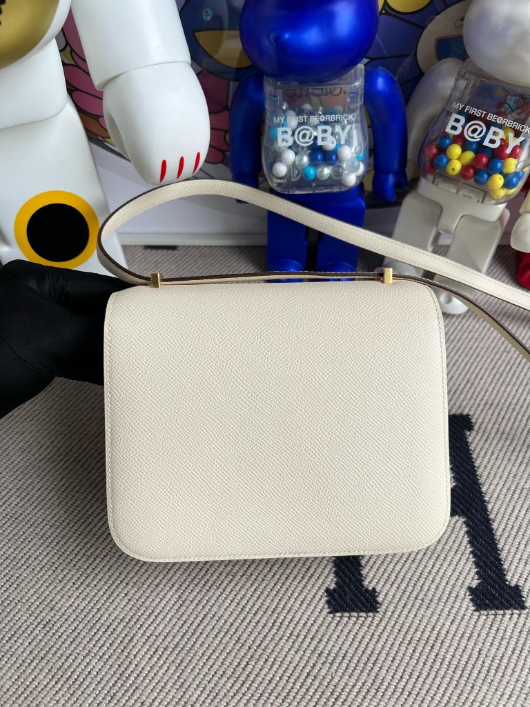 Hermès（爱马仕）Constance 康斯坦斯 Epsom nata 奶油白 金扣 18cm 顶级手缝