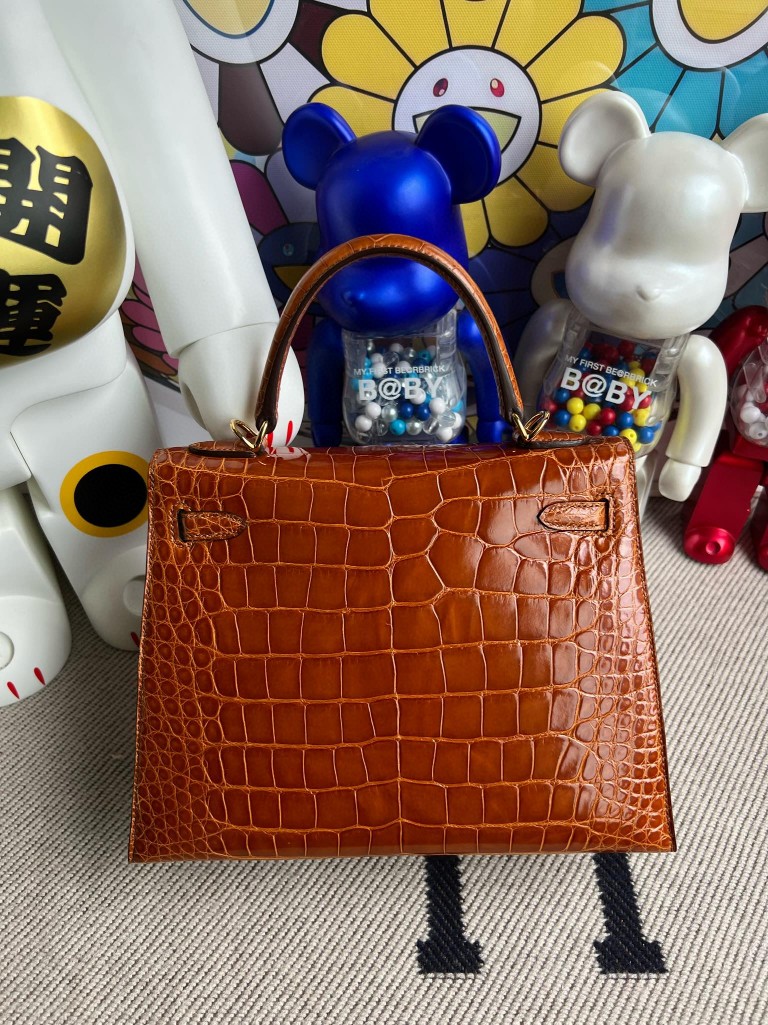 Hermès(爱马仕)Kelly 凯莉包 Alligator shiny 亮面鳄鱼 ck31 蜜糖棕 miel 金扣 25cm 顶级手缝-拉尔森鳄鱼皮具定制 - 爱马仕包包官网 Hermès(爱马仕)Kelly 凯莉包 Alligator shiny 亮面鳄鱼 ck31 蜜糖棕 miel 金扣 25cm 顶级手缝