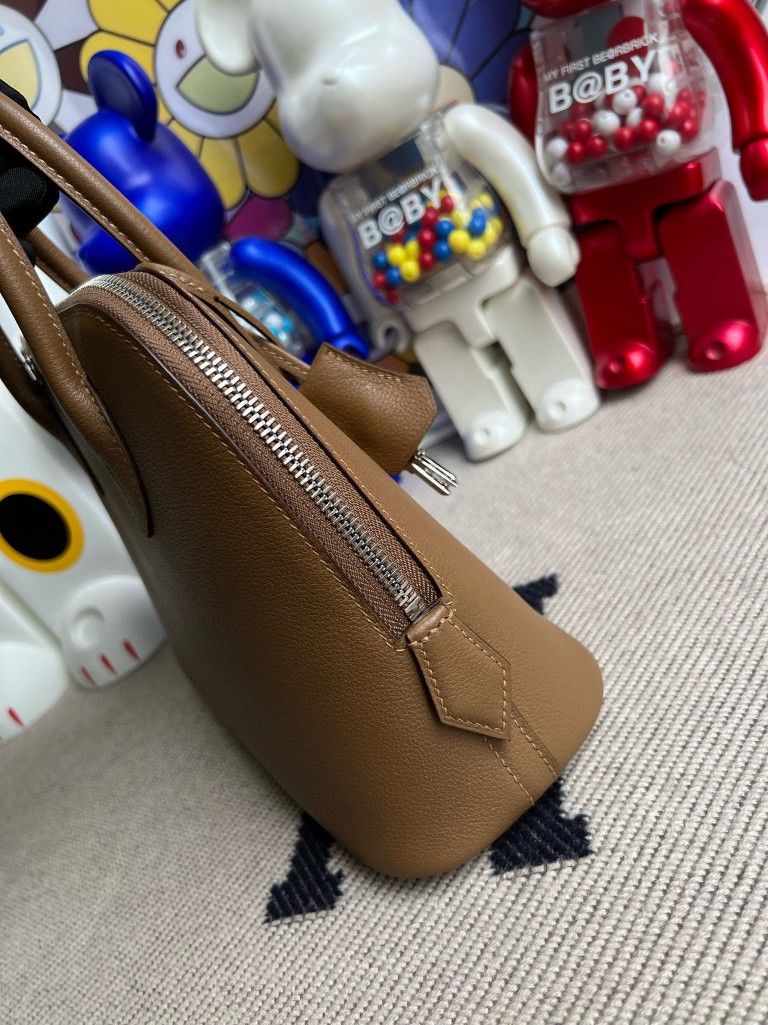 Hermès(爱马仕)Bolide 保龄球包 Evecolor D0 威玛犬米色 内拼 饼干色 Biscuit 银扣 25cm 顶级手缝-拉尔森鳄鱼皮具定制 - 爱马仕包包官网 Hermès(爱马仕)Bolide 保龄球包 Evecolor D0 威玛犬米色 内拼 饼干色 Biscuit 银扣 25cm 顶级手缝